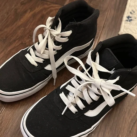 Vans Women’s High Tops - Picture 1 of 4